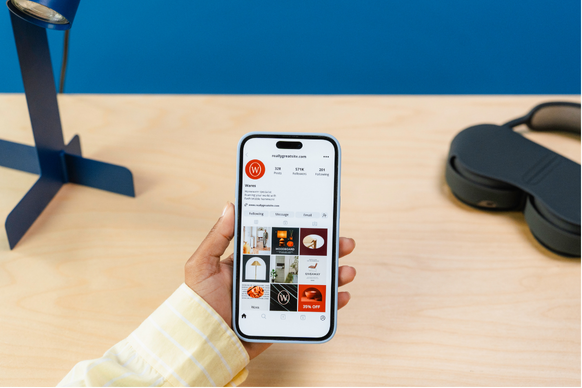 インフルエンサーによる共同投稿